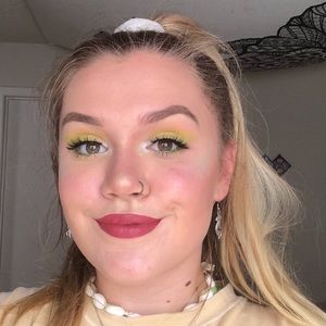 Meet your Posher, Riley